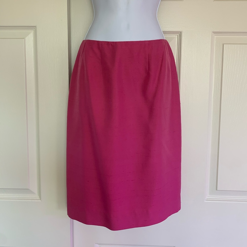 Vintage Carlisle pink pencil skirt. 100% silk